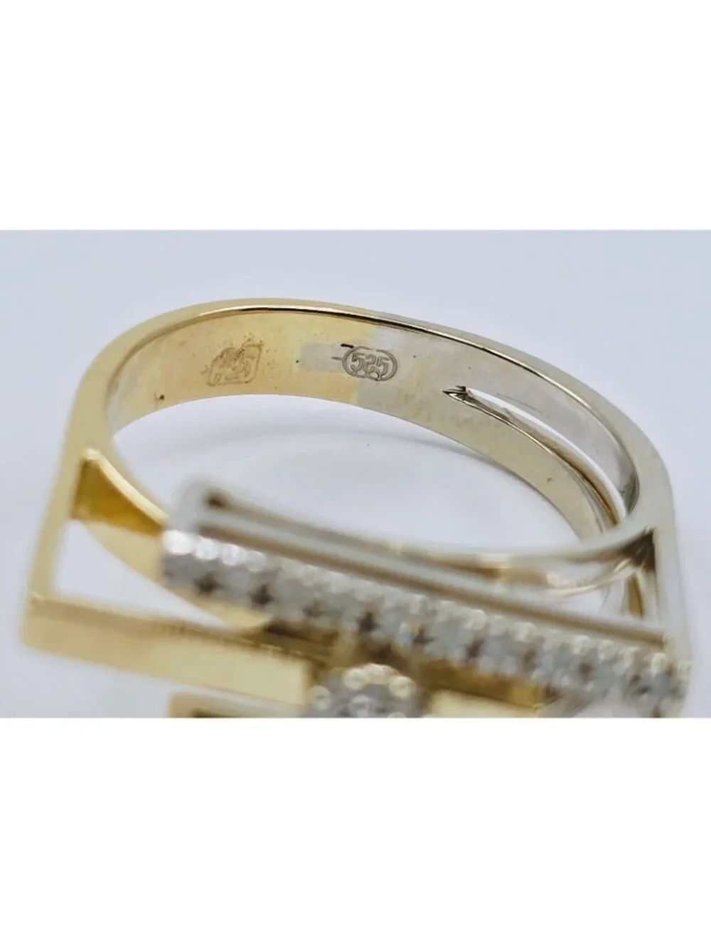 Unique 14K Solid Two Tone Multi Color Gold Ladies Motion Diamond Ring - Size 6.5